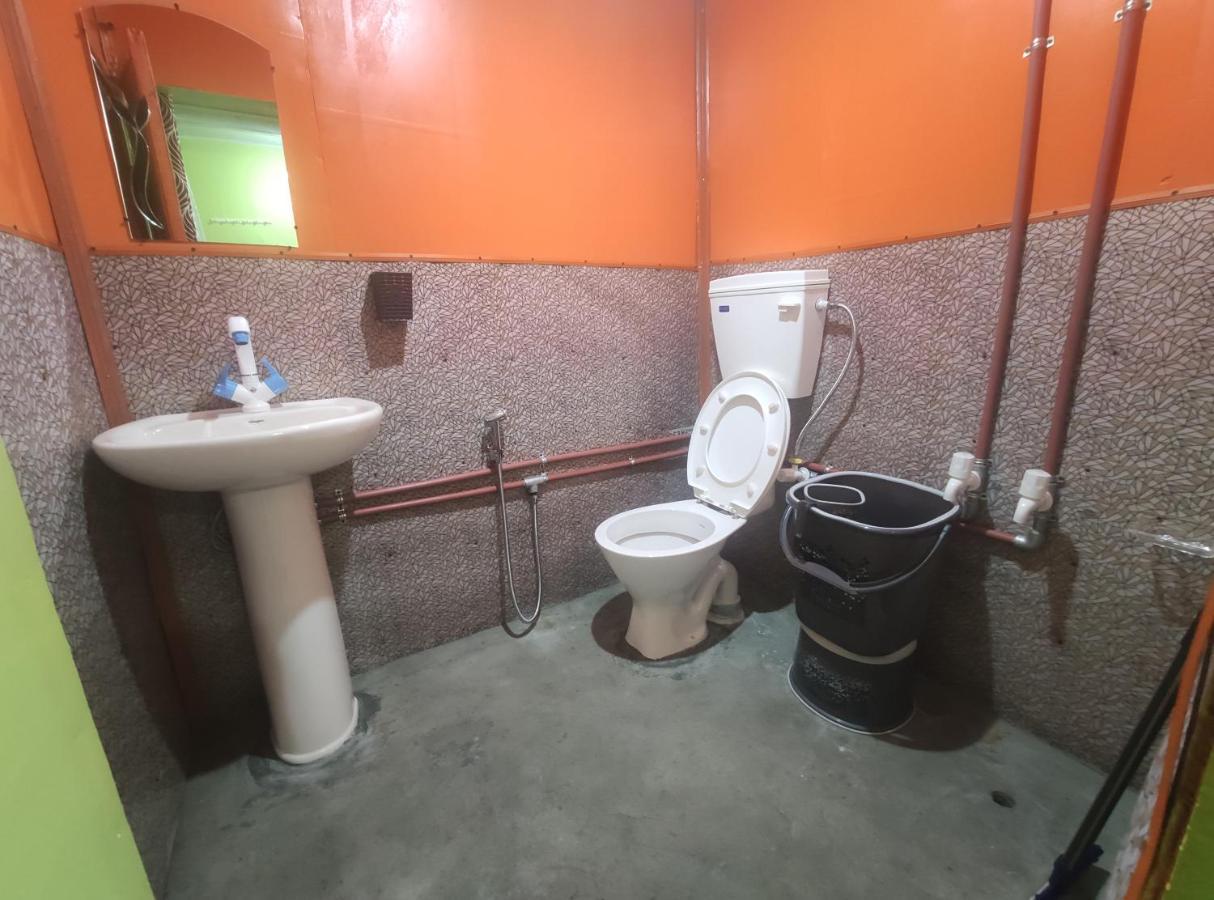 Lakeside Homestay Srinagar Екстер'єр фото