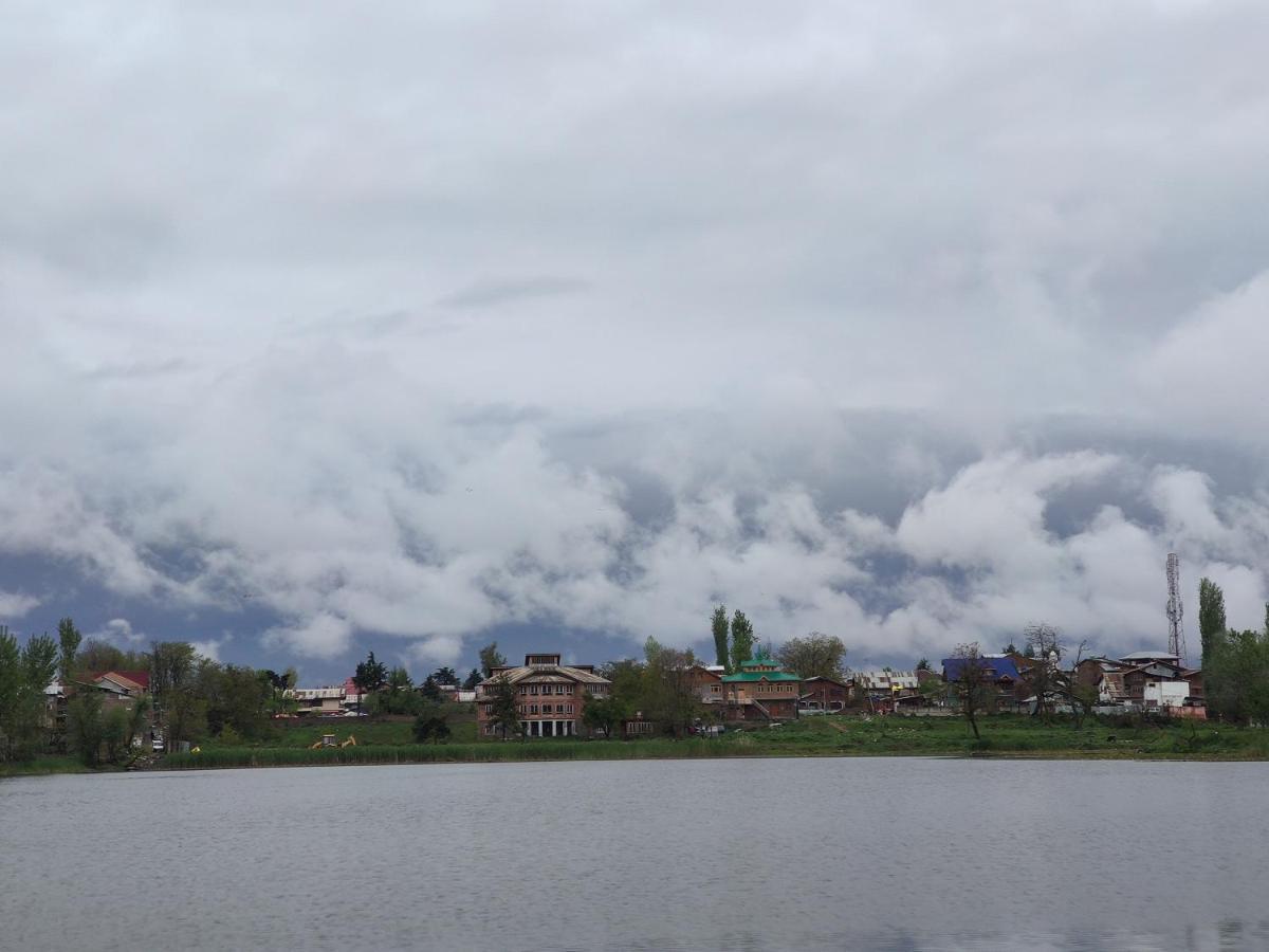 Lakeside Homestay Srinagar Екстер'єр фото