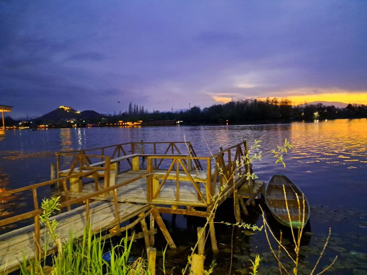 Lakeside Homestay Srinagar Екстер'єр фото