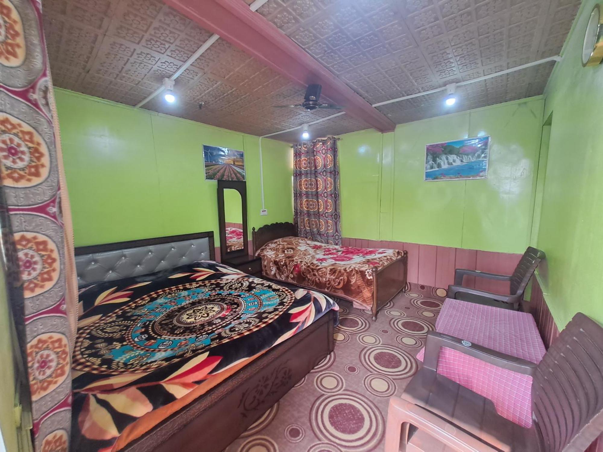 Lakeside Homestay Srinagar Екстер'єр фото