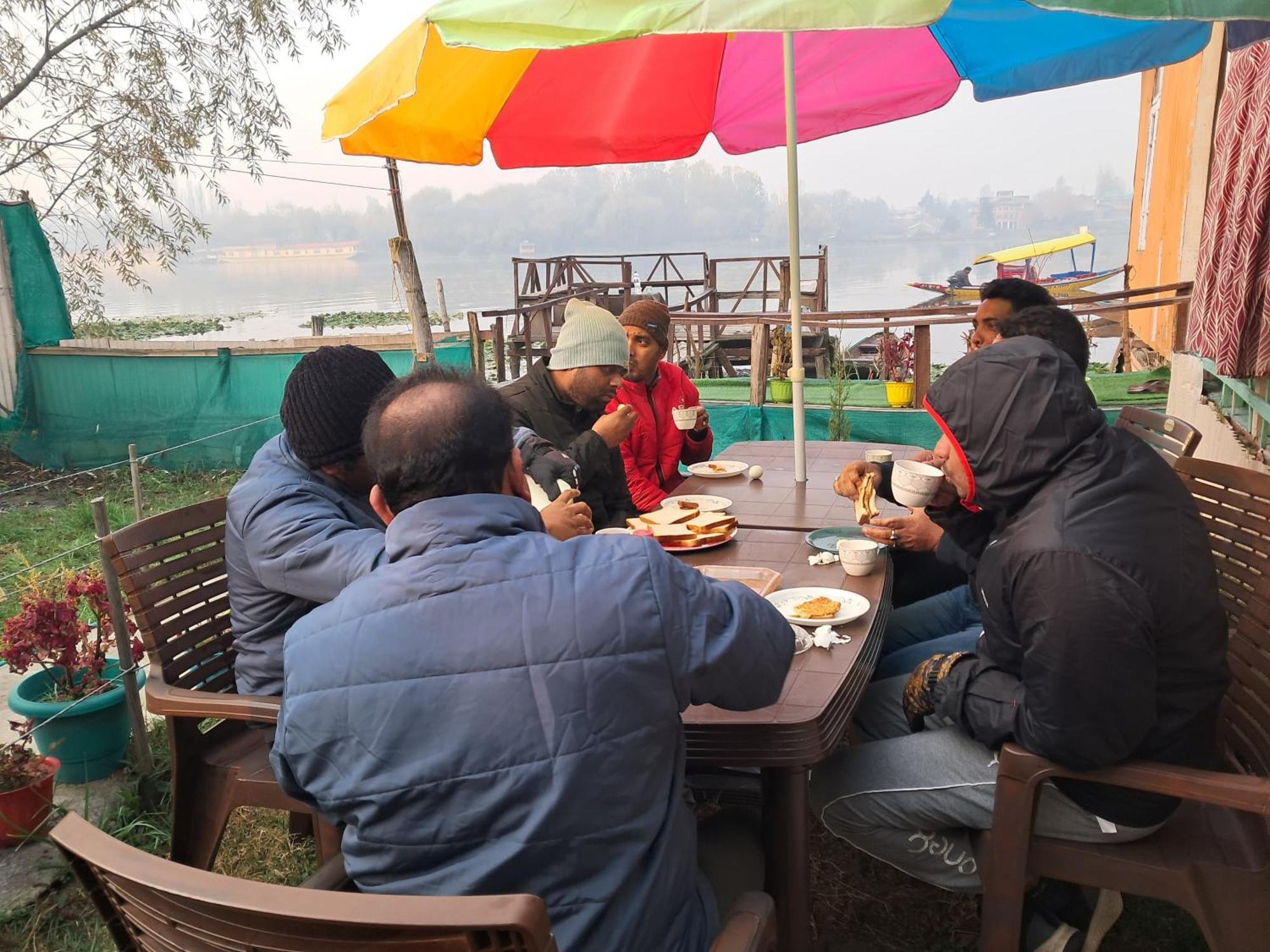 Lakeside Homestay Srinagar Екстер'єр фото