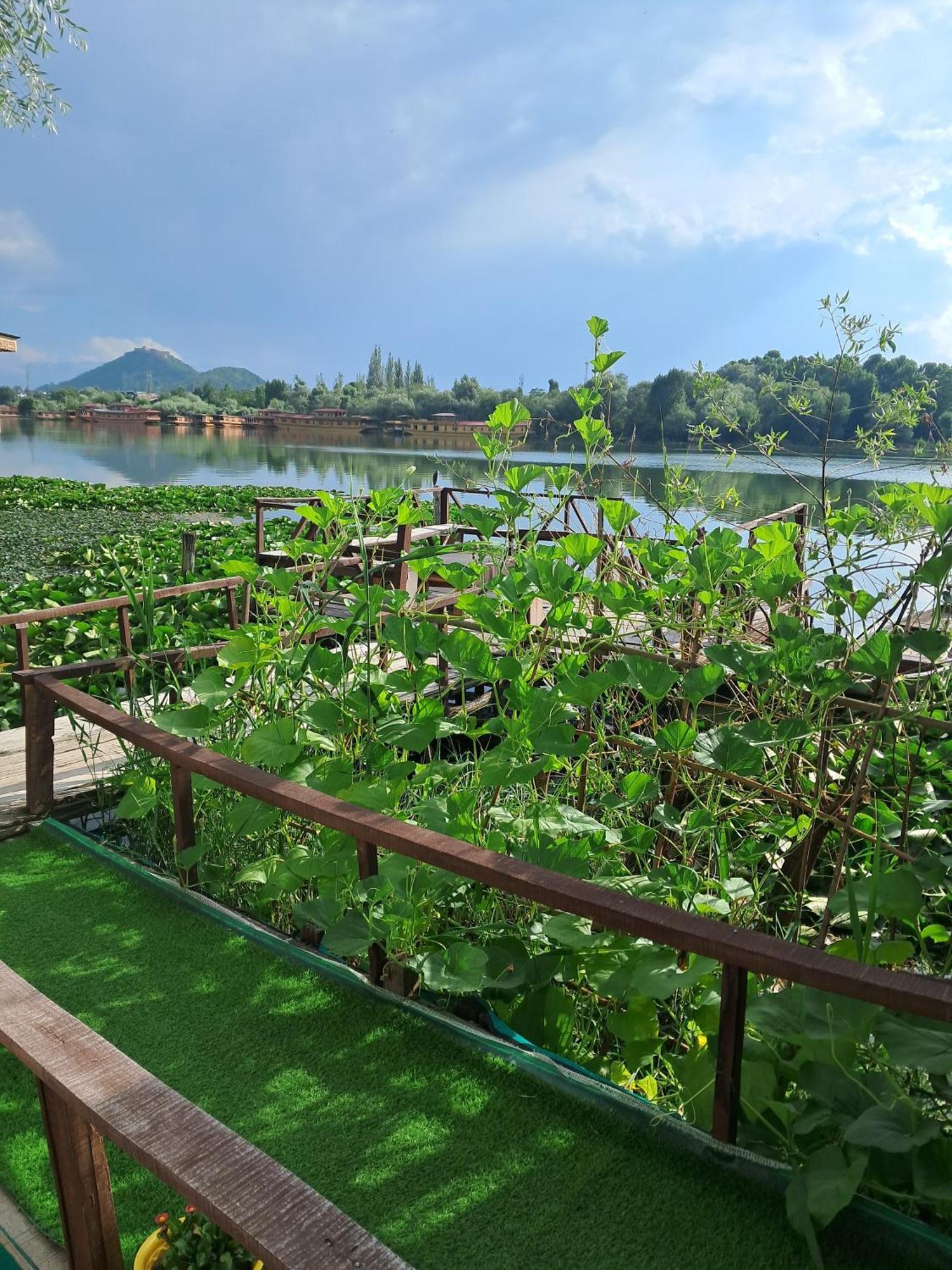 Lakeside Homestay Srinagar Екстер'єр фото
